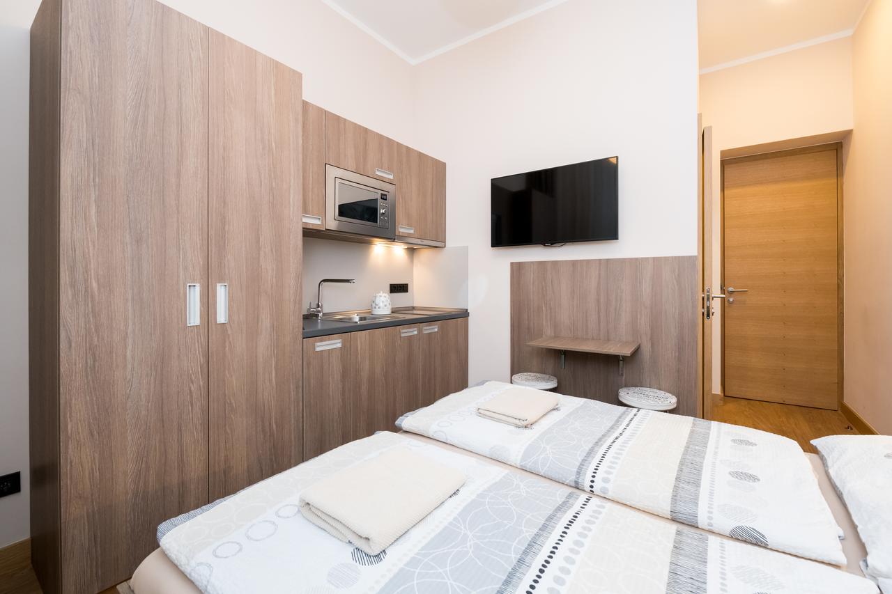 Manesova Astra Apartment Prag Eksteriør billede